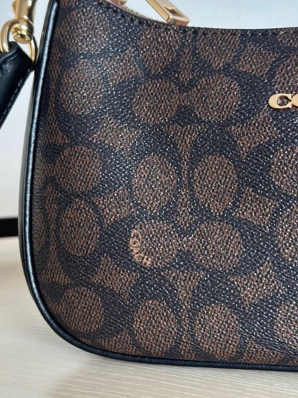 coach Teri Shoulder Bag In Signature Canvas - Picture 5 of 7